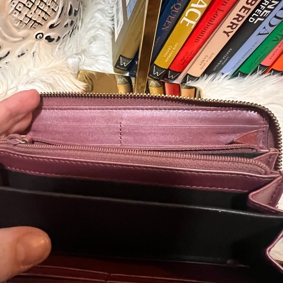 Gucci Cream and Pink Wallet - Picture 12 of 14